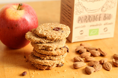 Porridge cookies con cannella e succo di mela