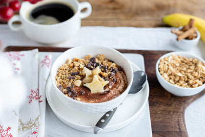 BREAKFAST BOWL DI NATALE CON  GRANOLA PROTEICA AGLI ARACHIDI